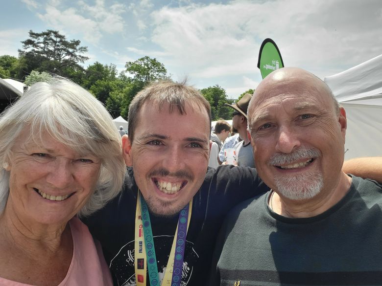 Tom with parents Sue & Adrian